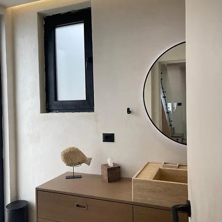 Willa Monkey Luxury Dhërmi