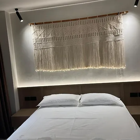 Monkey Luxury * Dhërmi